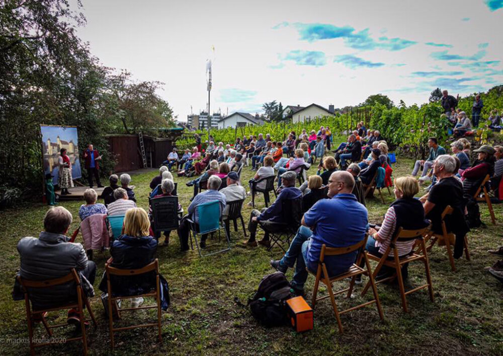 Kunst ohne Strom 2020: Tucholsky-Vorstellung im Weinberg