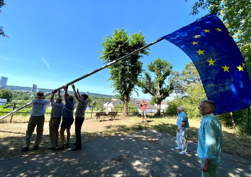 Neue Europa-Flagge auf dem Finkenberg