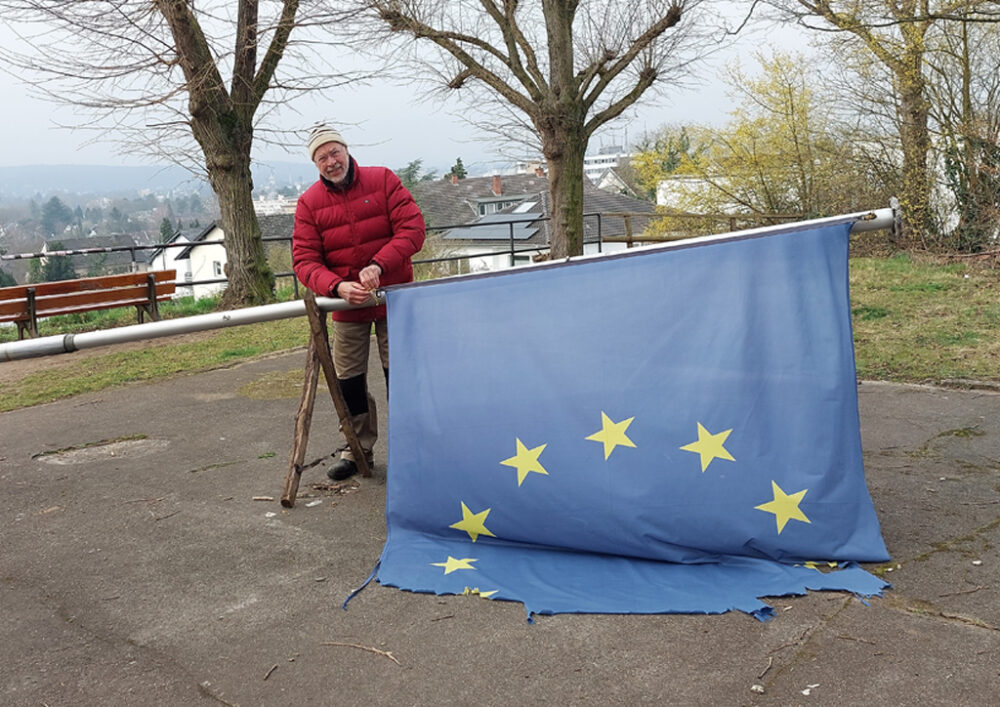 Neue Europafahne auf dem Finkenberg